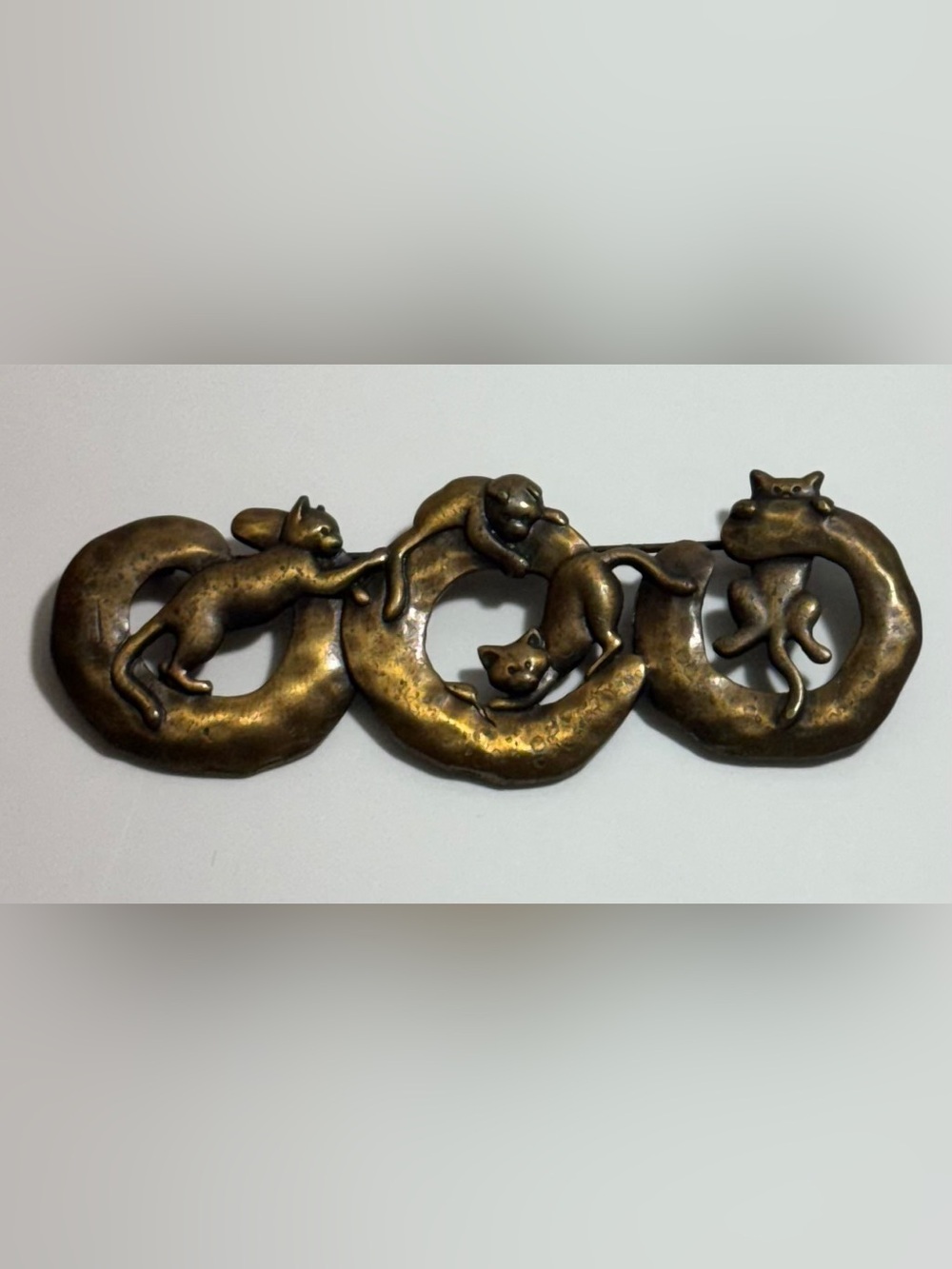 Vintage JJ Three Playful Cats Brooch Antiqued Bronze Tone Figural Cat Pin